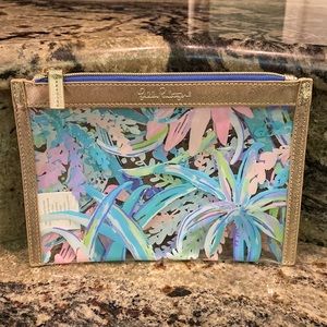 NWOT Lilly Pulitzer GWP Zipper Pouch